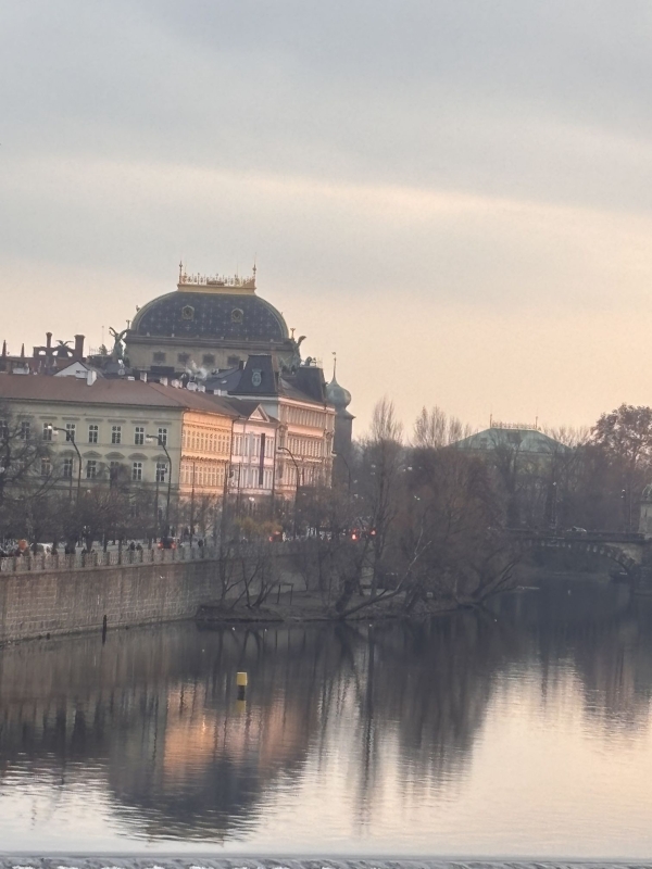 Technika, historie a vánoční Praha: exkurze tříd 2.TA a 3.AA